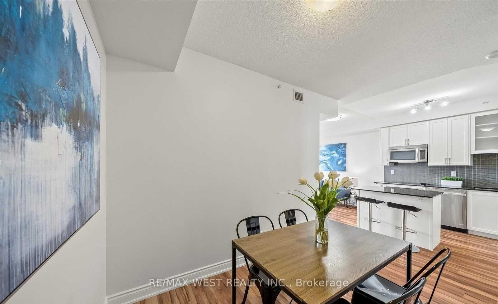 9090 Yonge Street, Unit 1501 - Photo 13