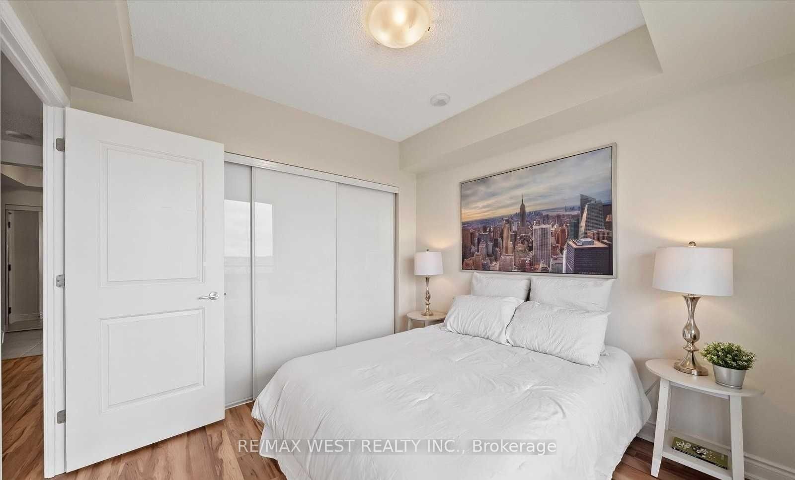 9090 Yonge Street, Unit 1501 - Photo 23