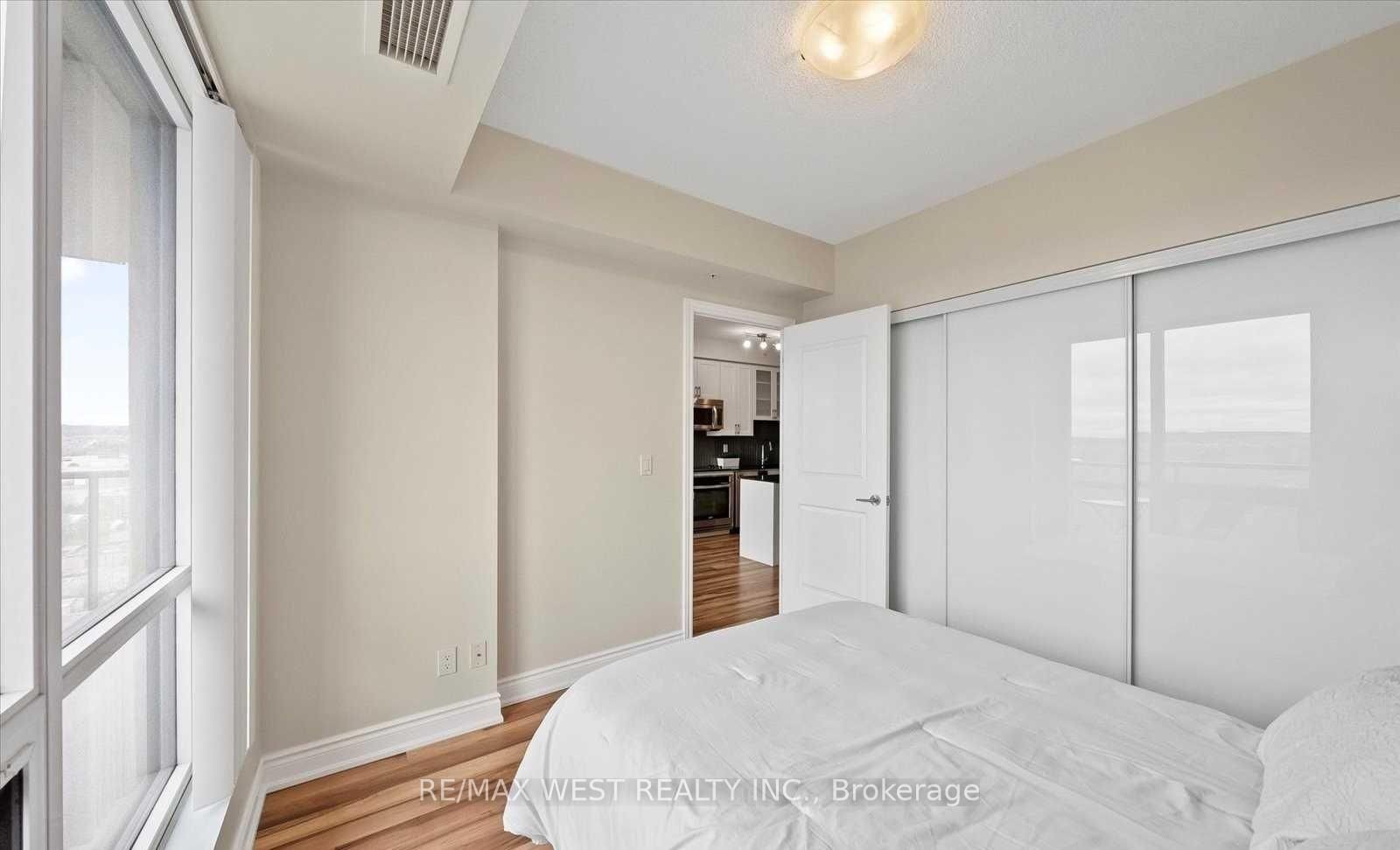 9090 Yonge Street, Unit 1501 - Photo 25