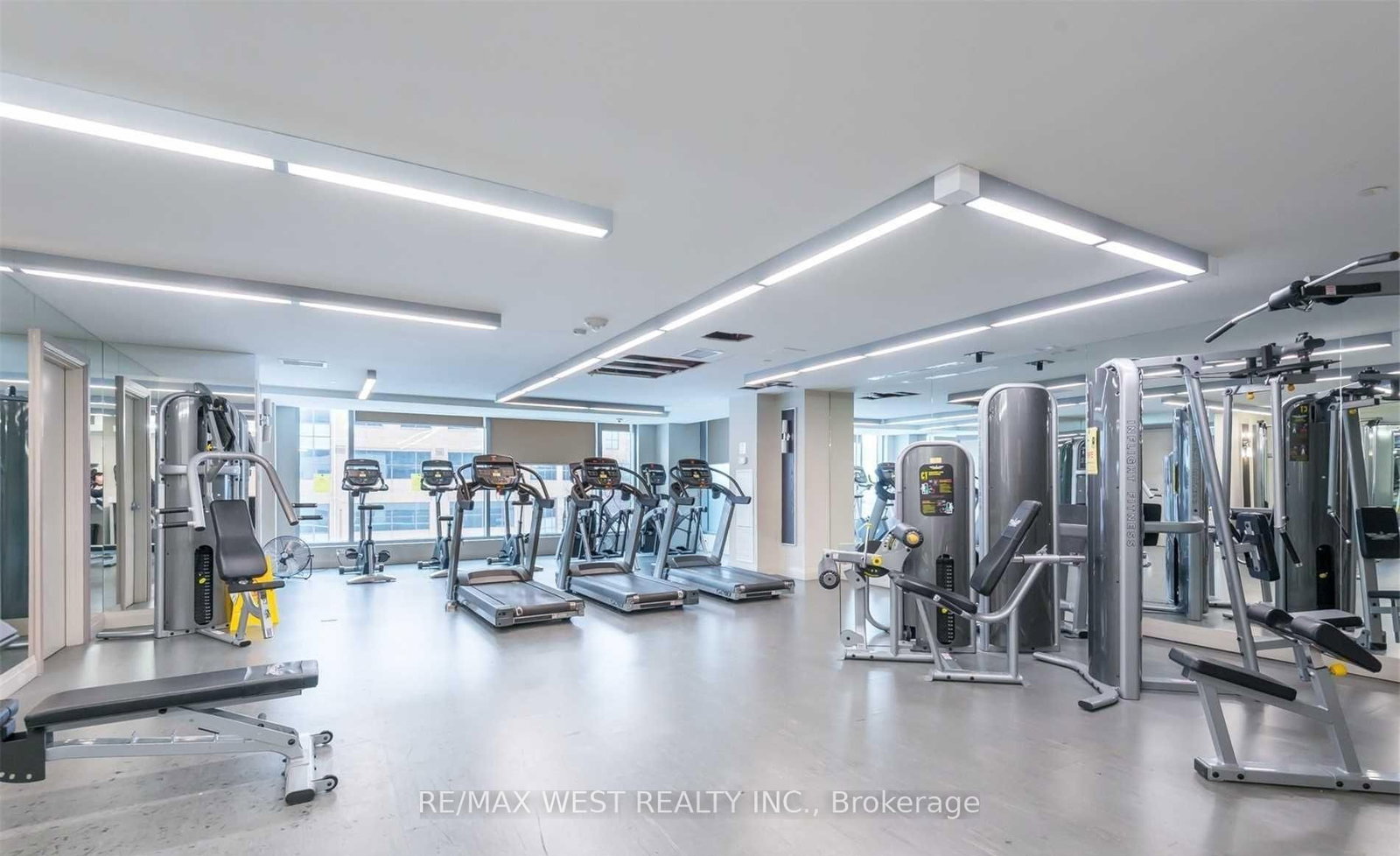9090 Yonge Street, Unit 1501 - Photo 33