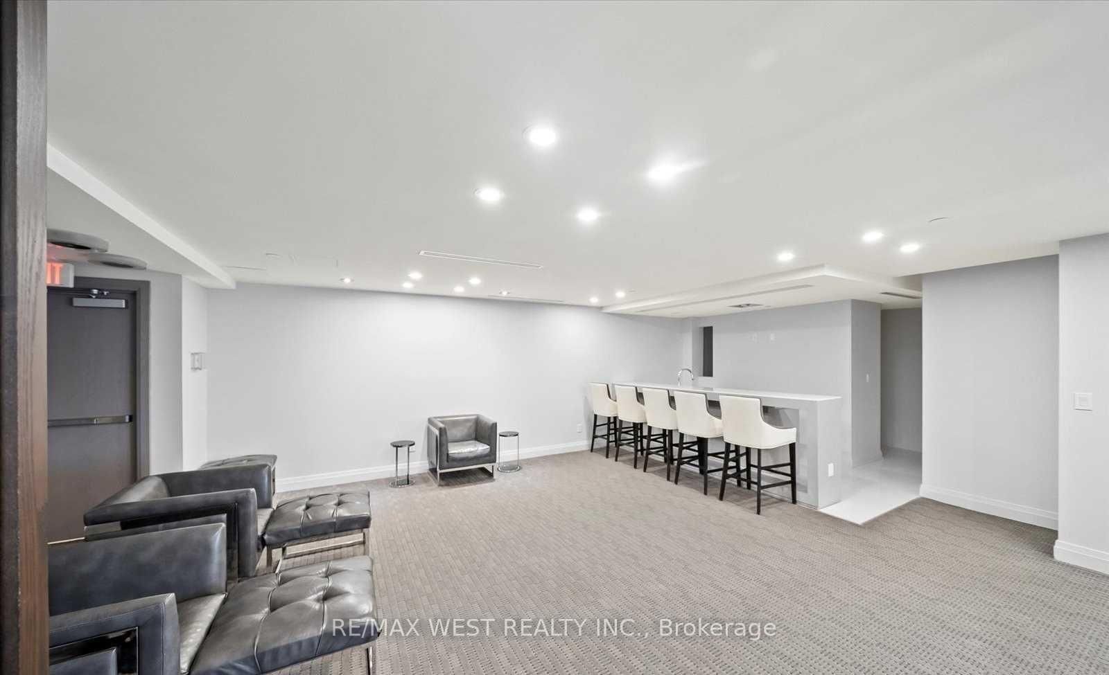 9090 Yonge Street, Unit 1501 - Photo 36