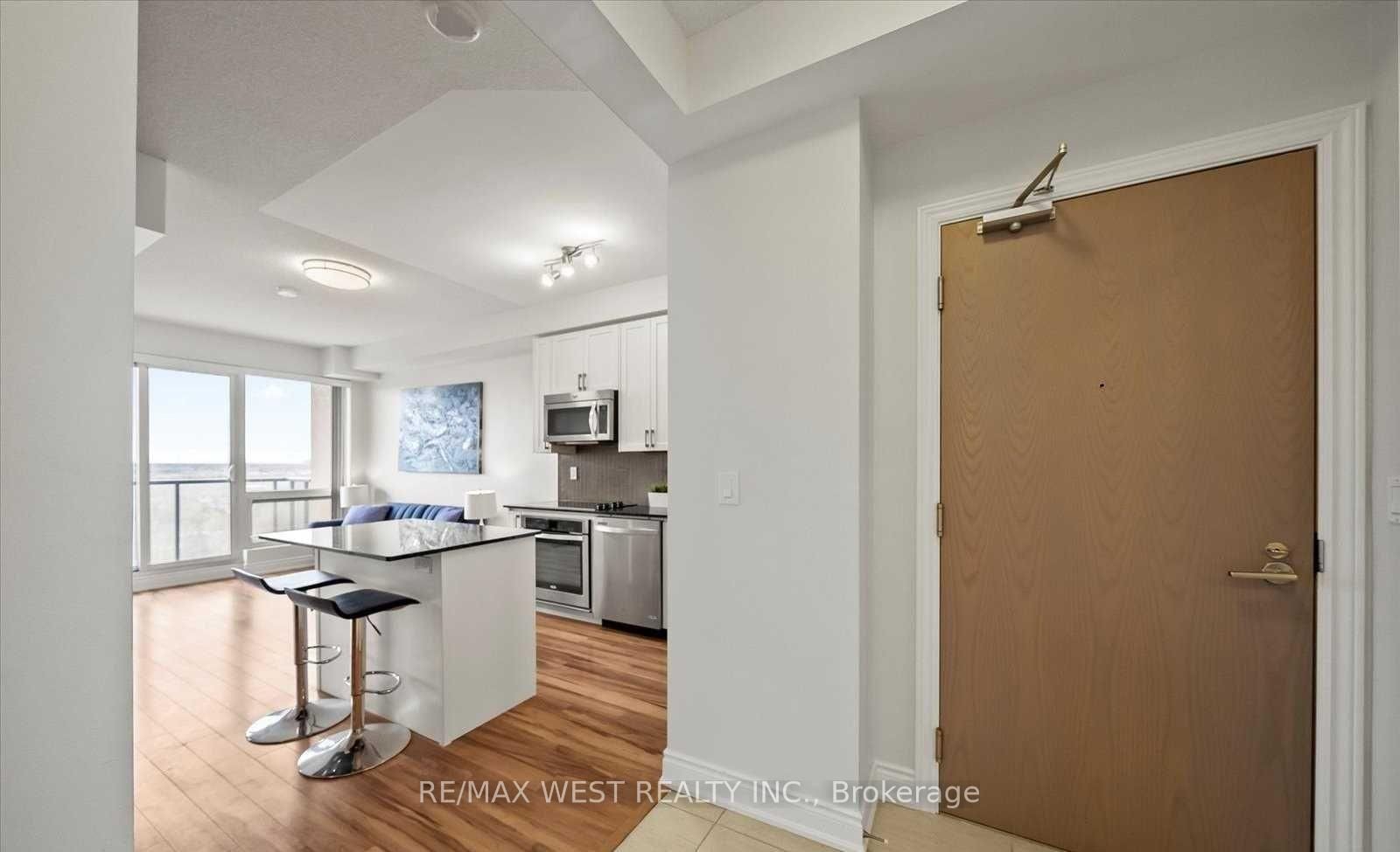 9090 Yonge Street, Unit 1501 - Photo 5