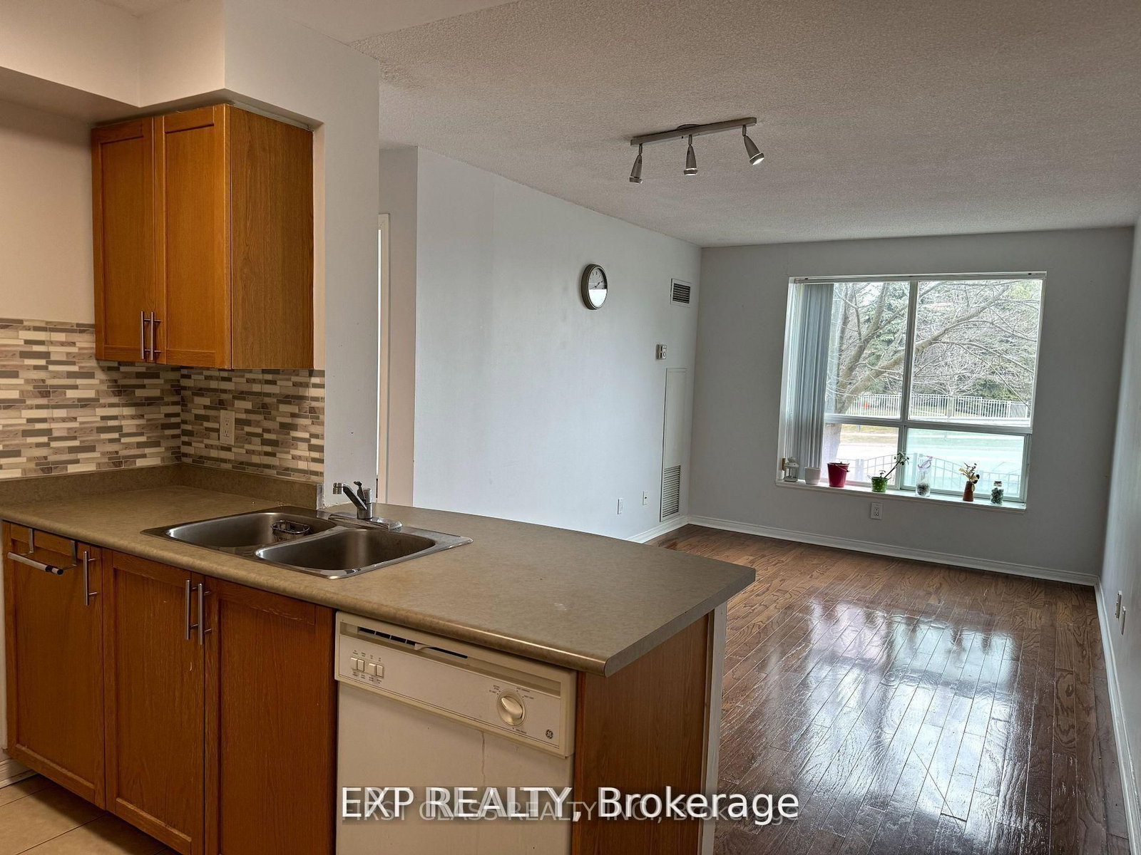 51 Baffin Crescent, Unit 301 - Photo 3