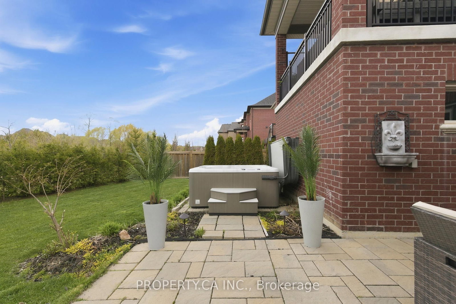 Detached House sold at 44 Hogan Court, King, Ontario, L7B 0M1 - King City - MLS: N13111908
