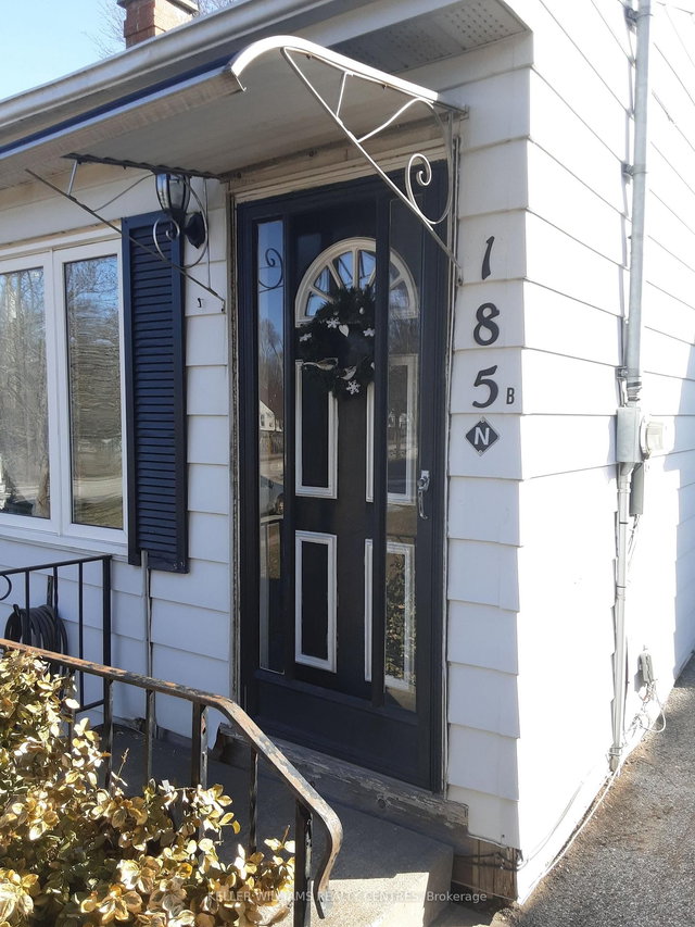 Upper - 185 Newton Street