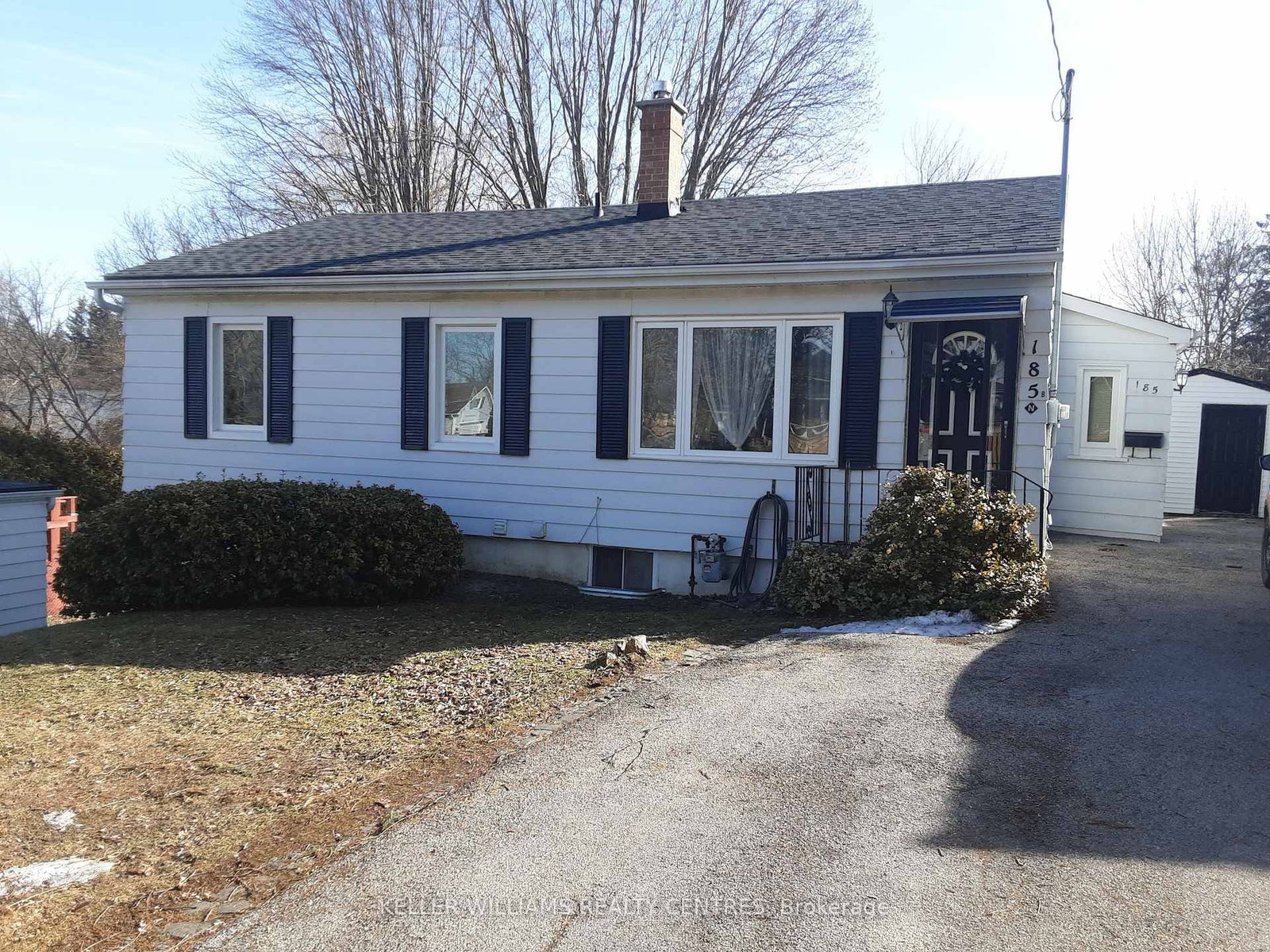 185 Newton Street, Unit Upper - Photo 2