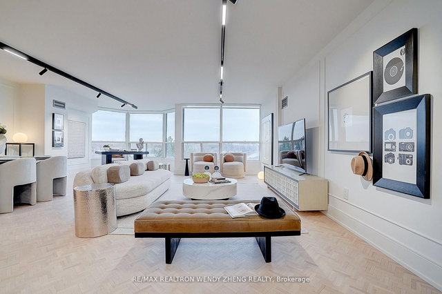 608 - 1 Clark Avenue W