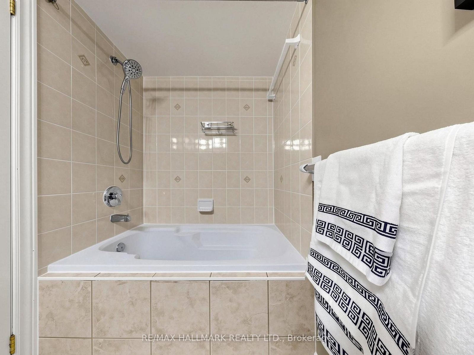 44 Venture Avenue - Photo 24