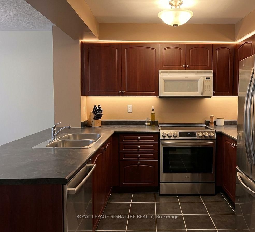 330 Red Maple Road, Unit 707 - Photo 6
