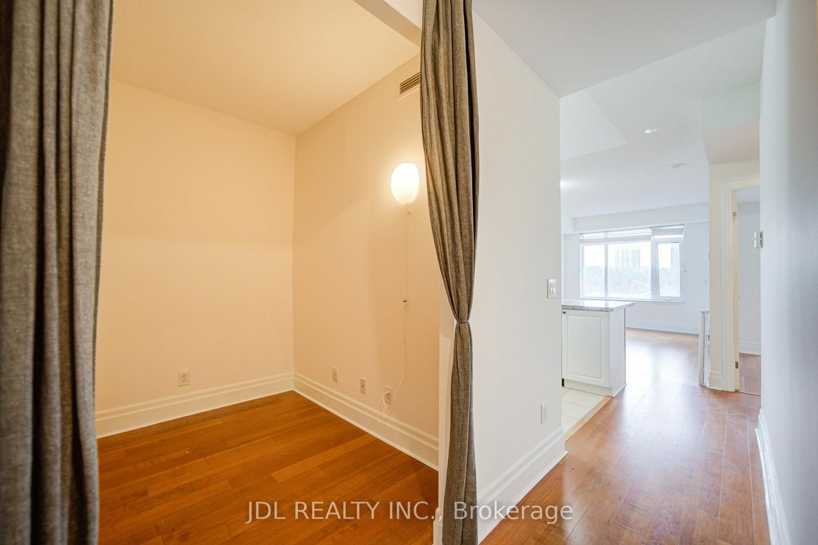 111 Upper Duke Crescent, Unit 214 - Photo 4
