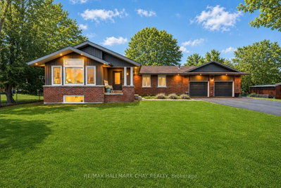 Detached House in Sharon