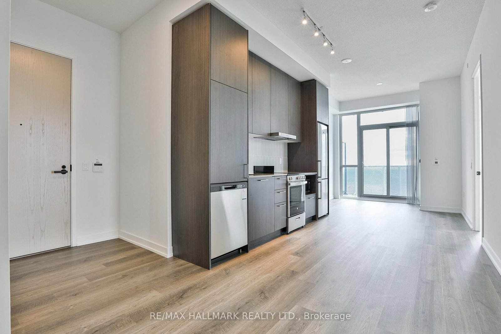 195 Commerce Street, Unit 3206 - Photo 9