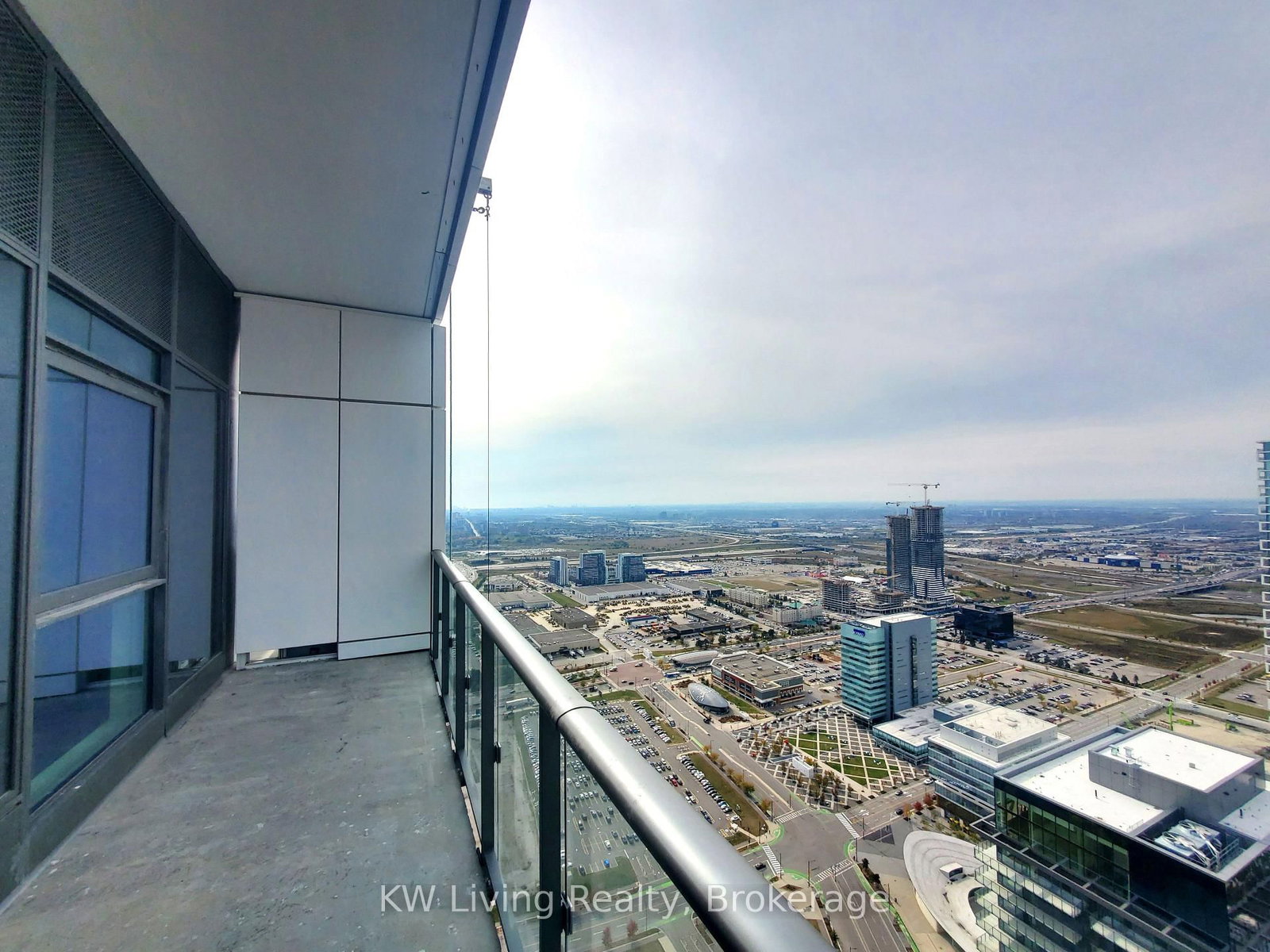 7890 Jane Street, Unit PH06 - Photo 10
