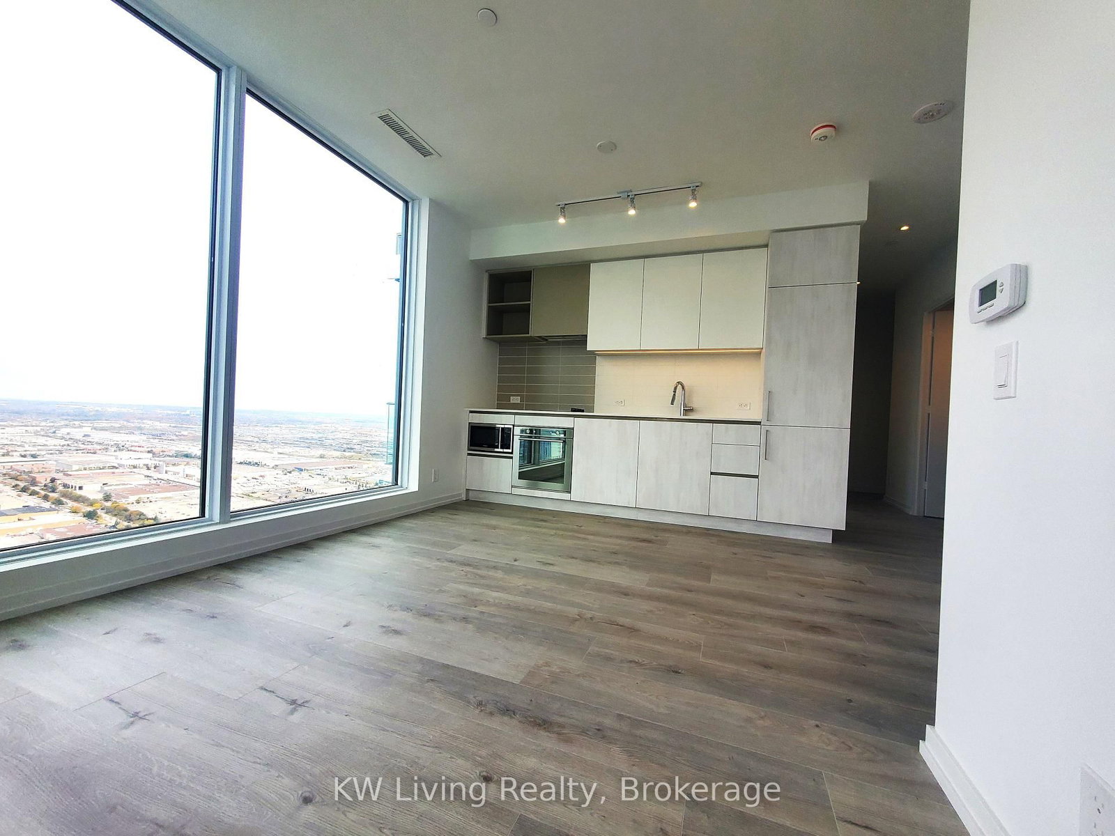 7890 Jane Street, Unit PH06 - Photo 12