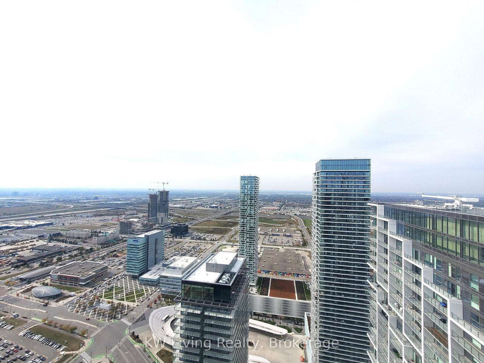 7890 Jane Street, Unit PH06 - Photo 2