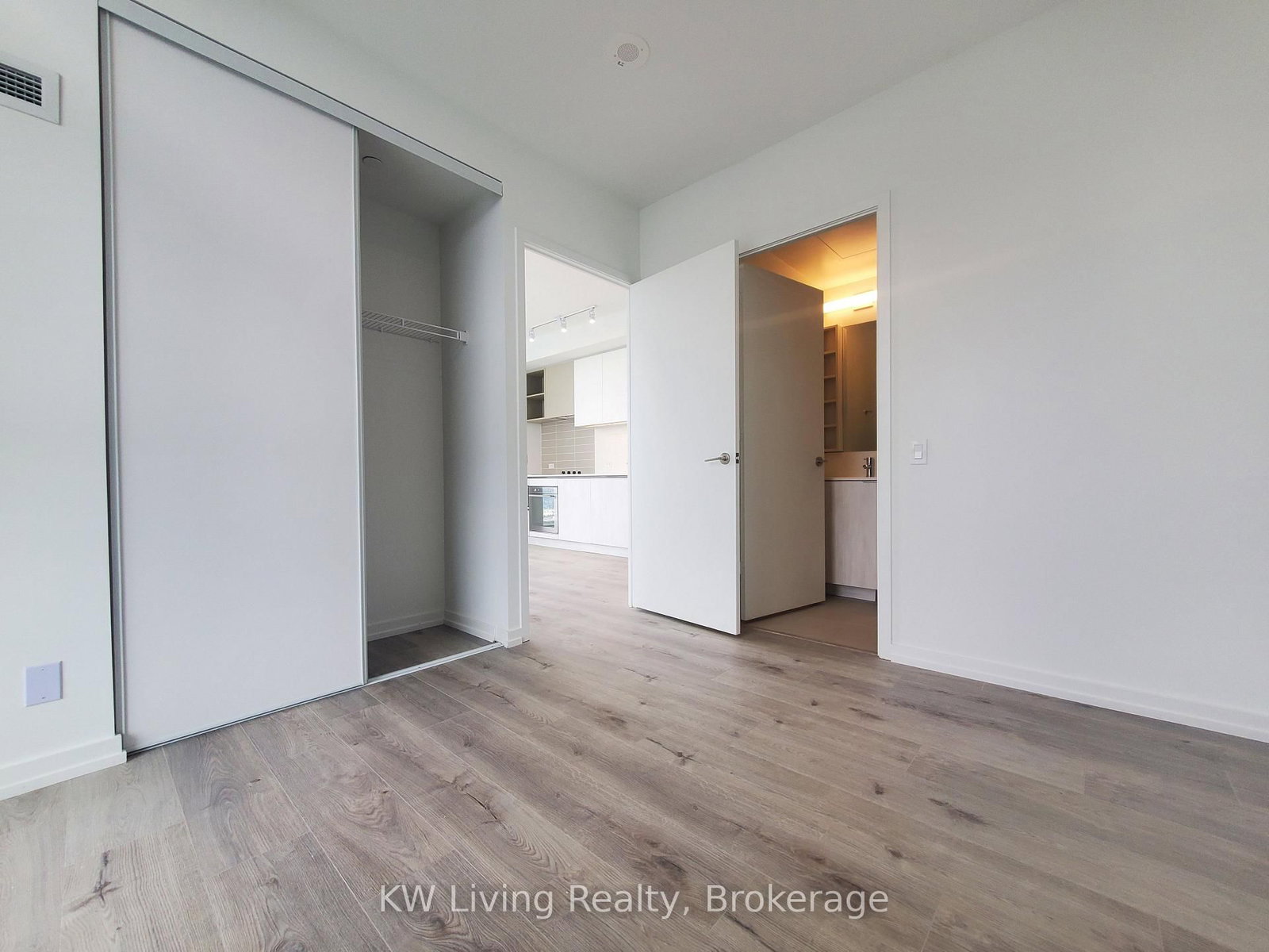 7890 Jane Street, Unit PH06 - Photo 5