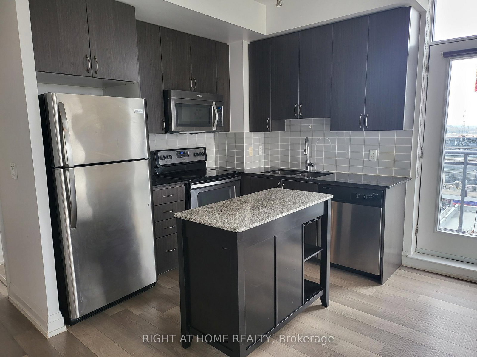 370 Highway 7 E, Unit 1021