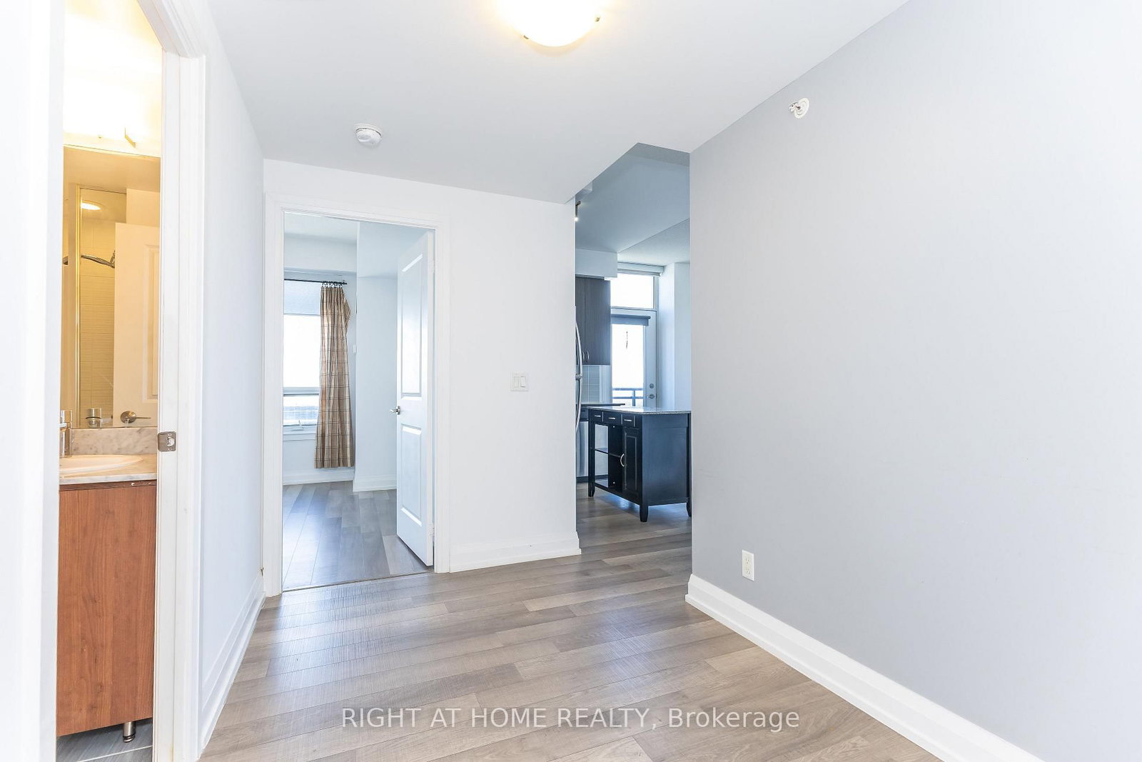 370 E Highway 7 • #1021 • Richmond Hill, ON photo 8