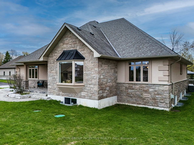 260 Sunnybrae Avenue