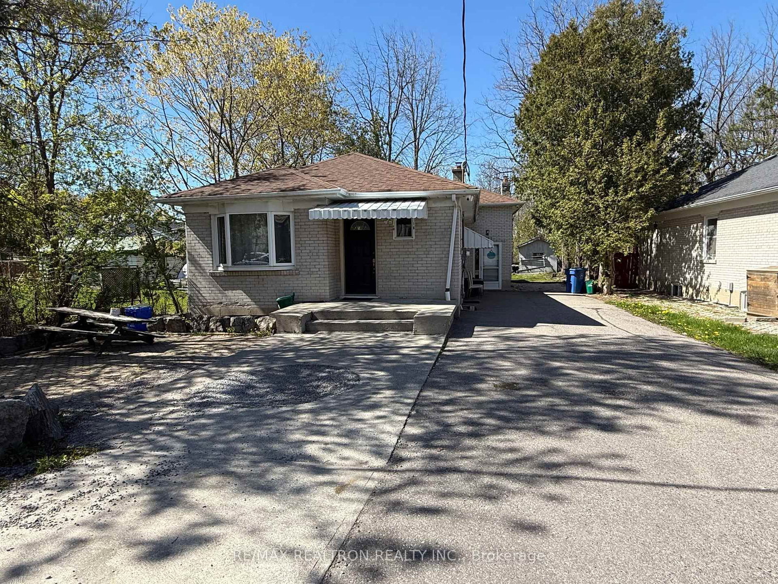18 Irwin Avenue, Unit Main