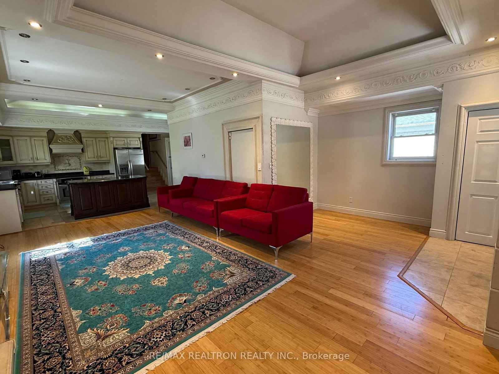 18 Irwin Avenue, Unit Main - Photo 6