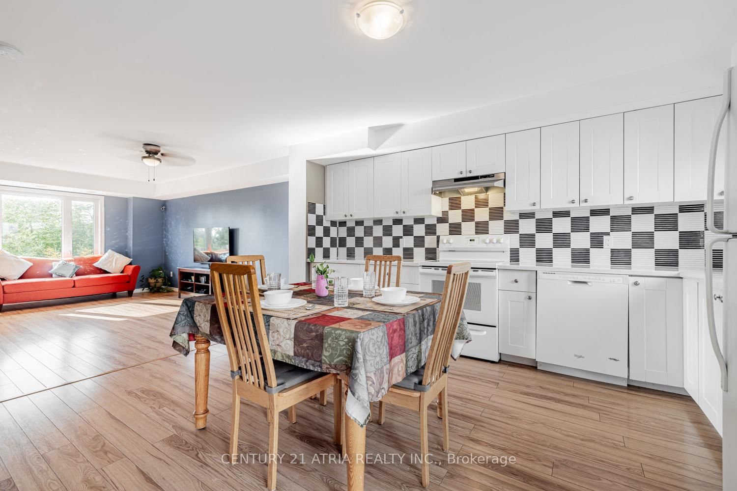 15943 Bayview Avenue • #9 • Aurora, ON photo 8