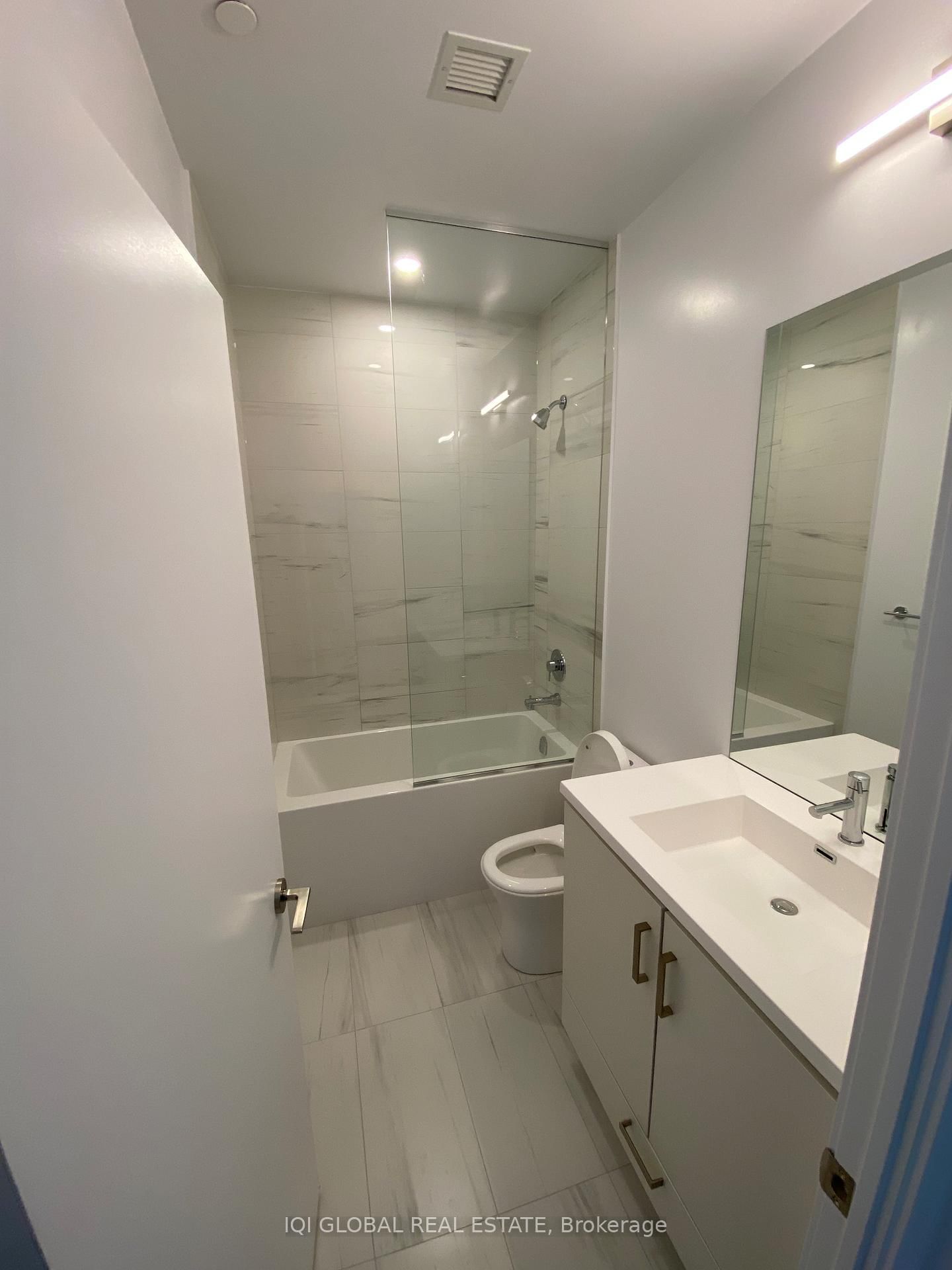 60 Honeycrisp Crescent E, Unit 318 - Photo 7