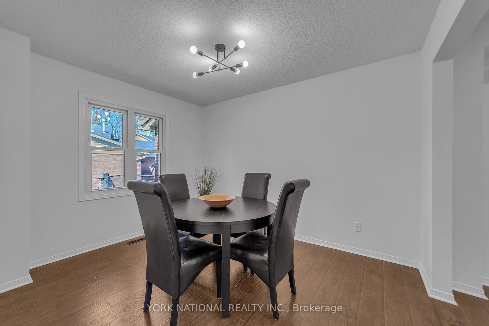 1 Eves Court - Photo 8
