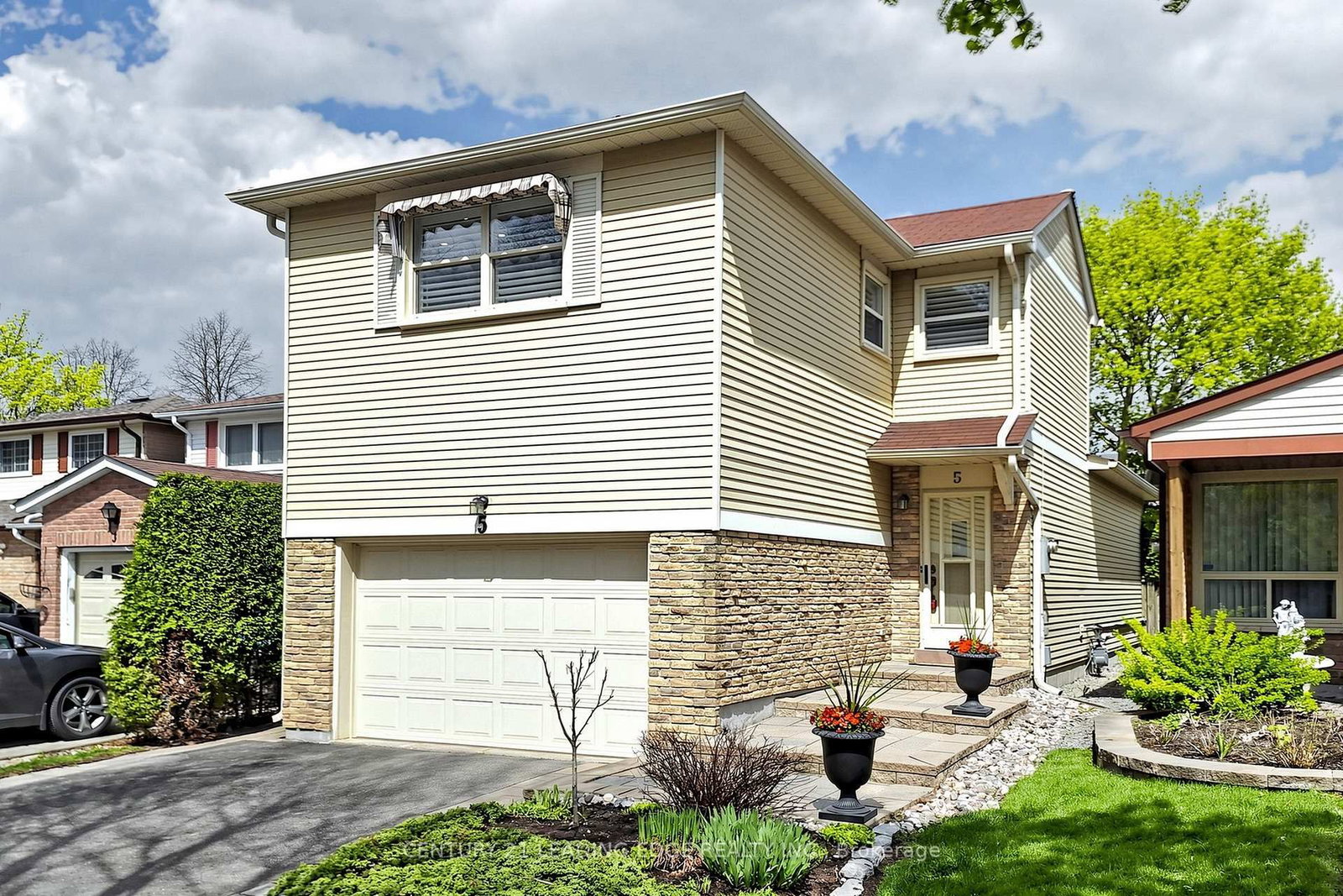5 Madsen Crescent