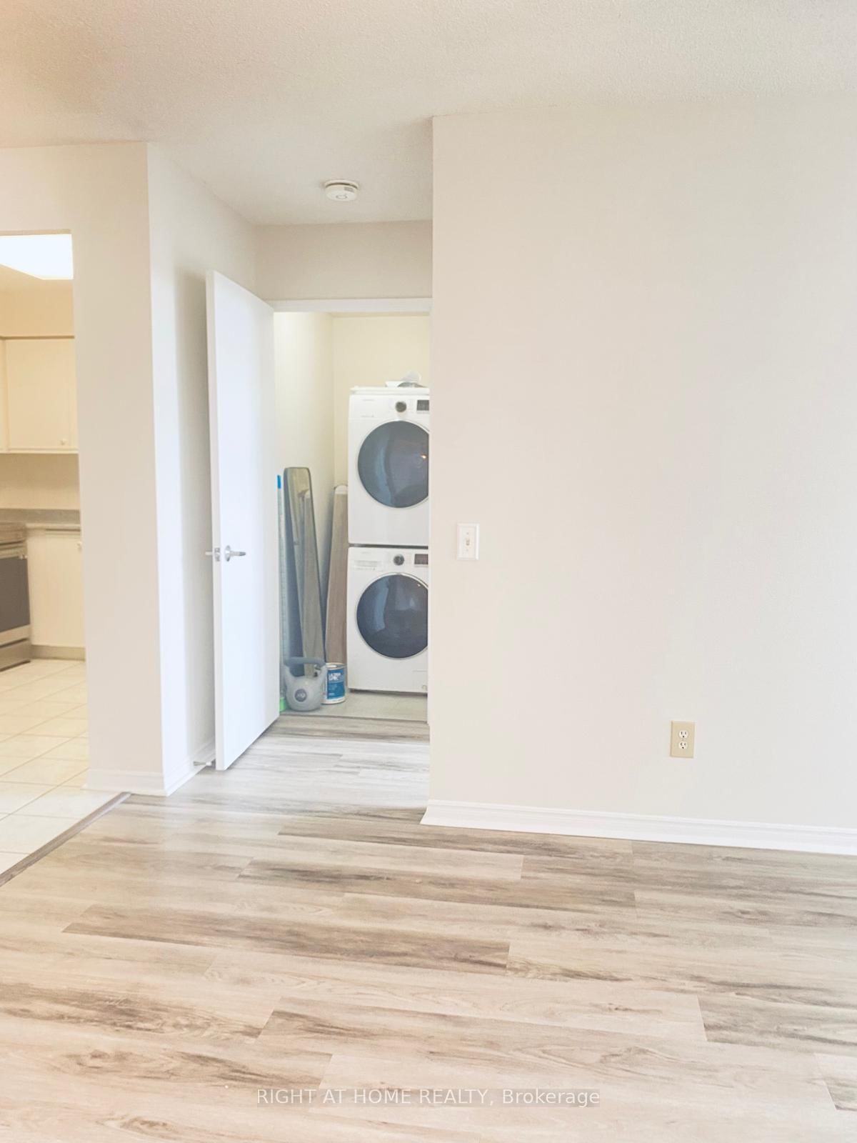 91 Townsgate Drive N, Unit 411 - Photo 22