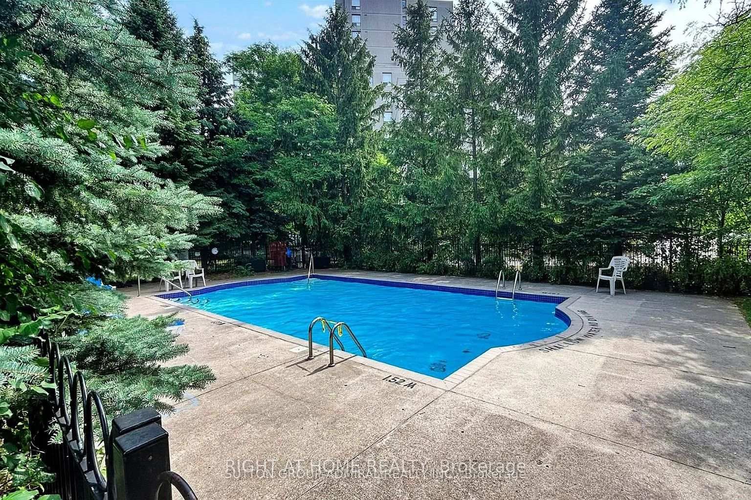 91 Townsgate Drive N, Unit 411 - Photo 28