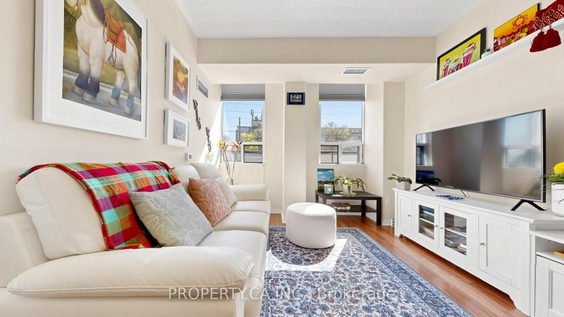 107 - 7398 Yonge Street