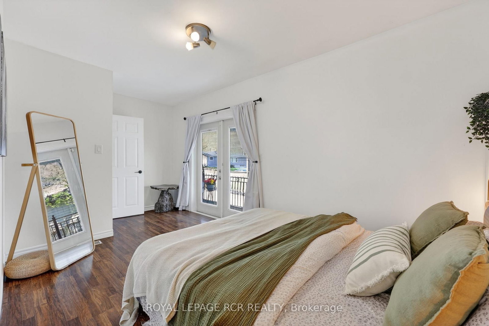 266 Kenwood Avenue - Photo 15