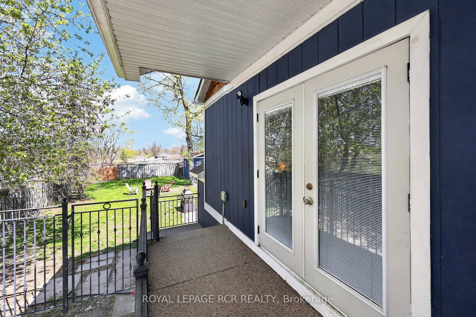 266 Kenwood Avenue - Photo 29