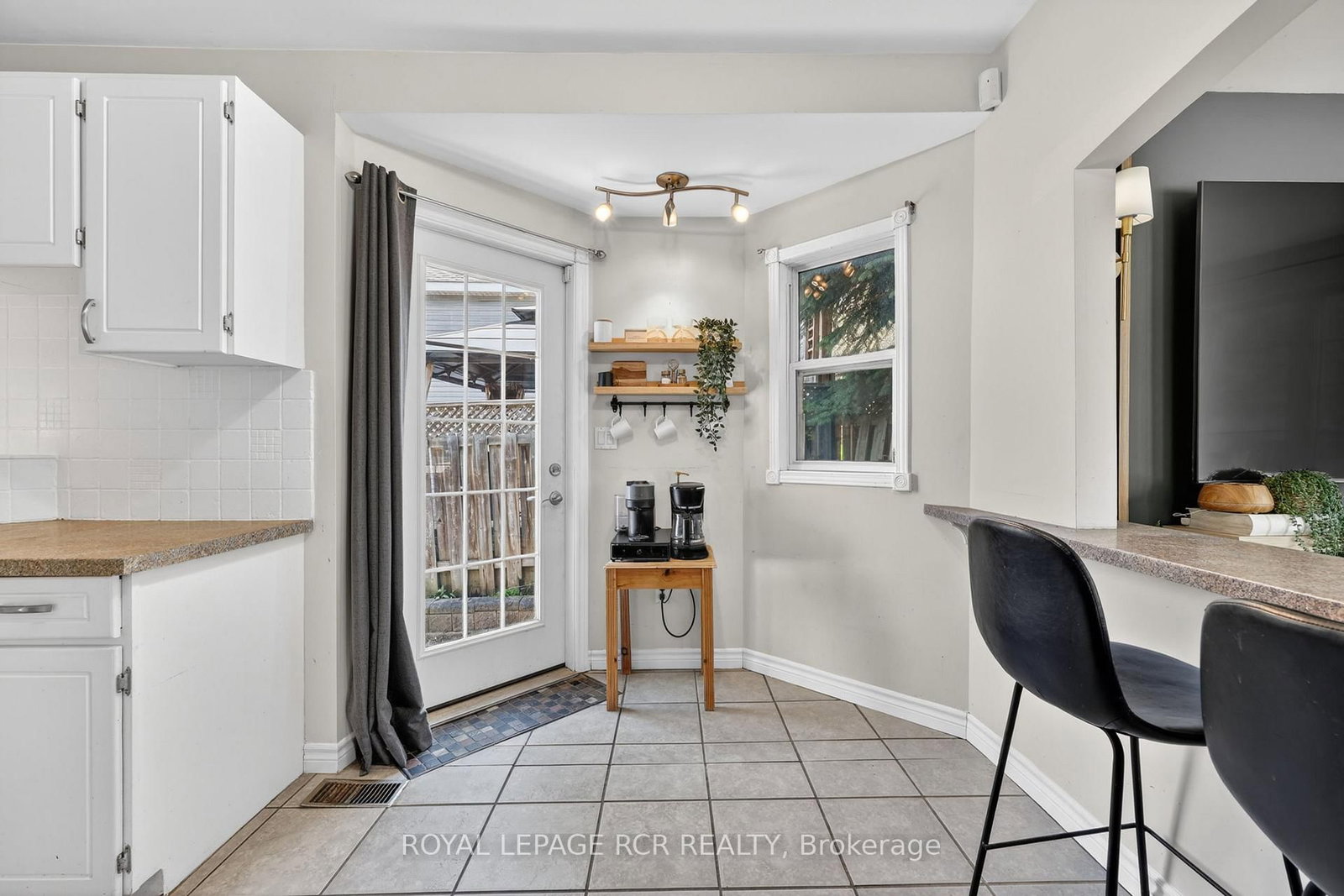 266 Kenwood Avenue - Photo 8