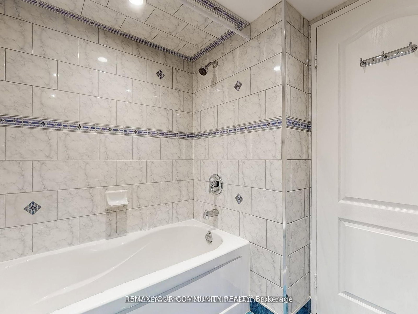 32 Clarissa Drive, Unit 324 - Photo 20