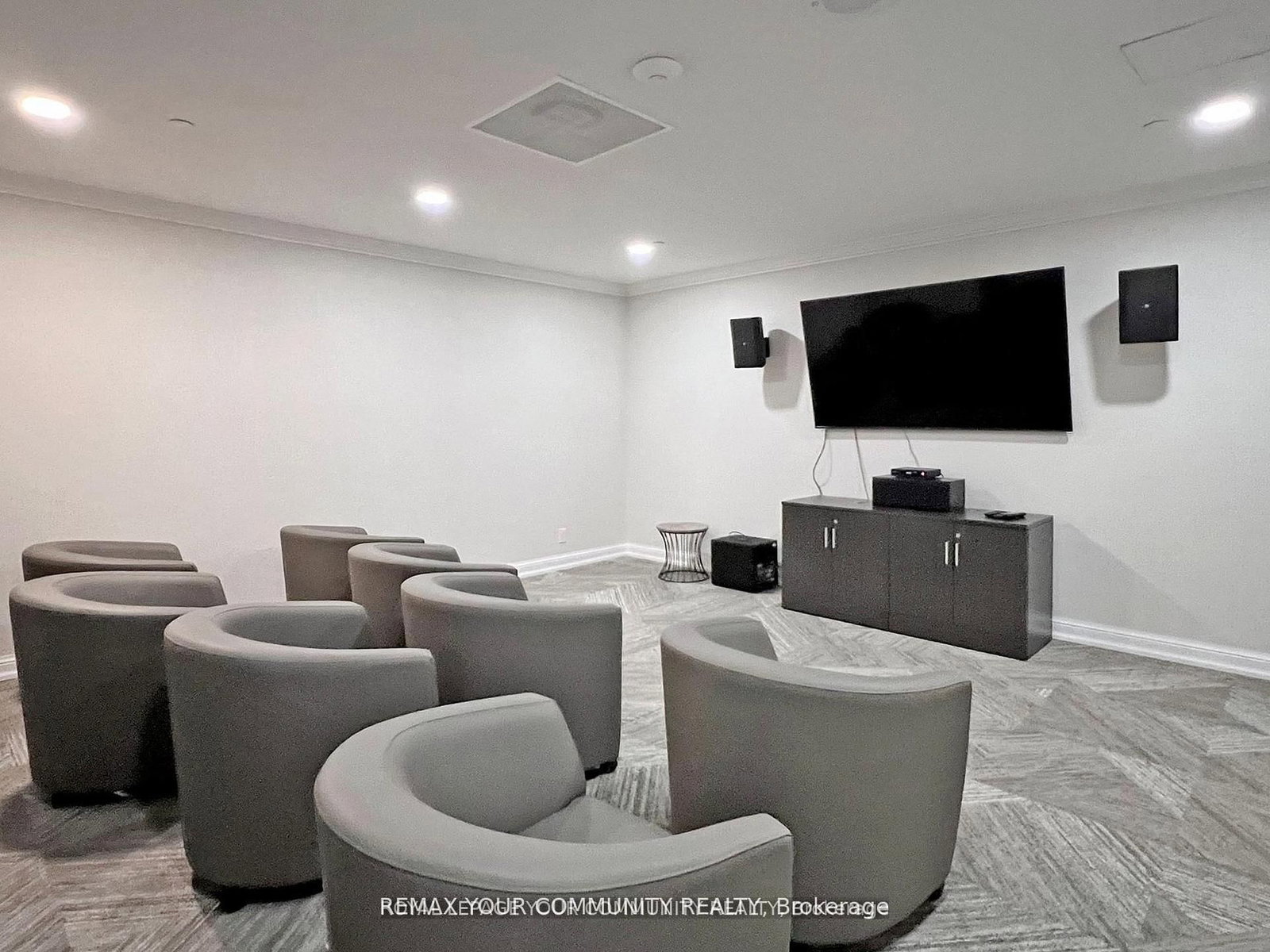 32 Clarissa Drive, Unit 324 - Photo 30