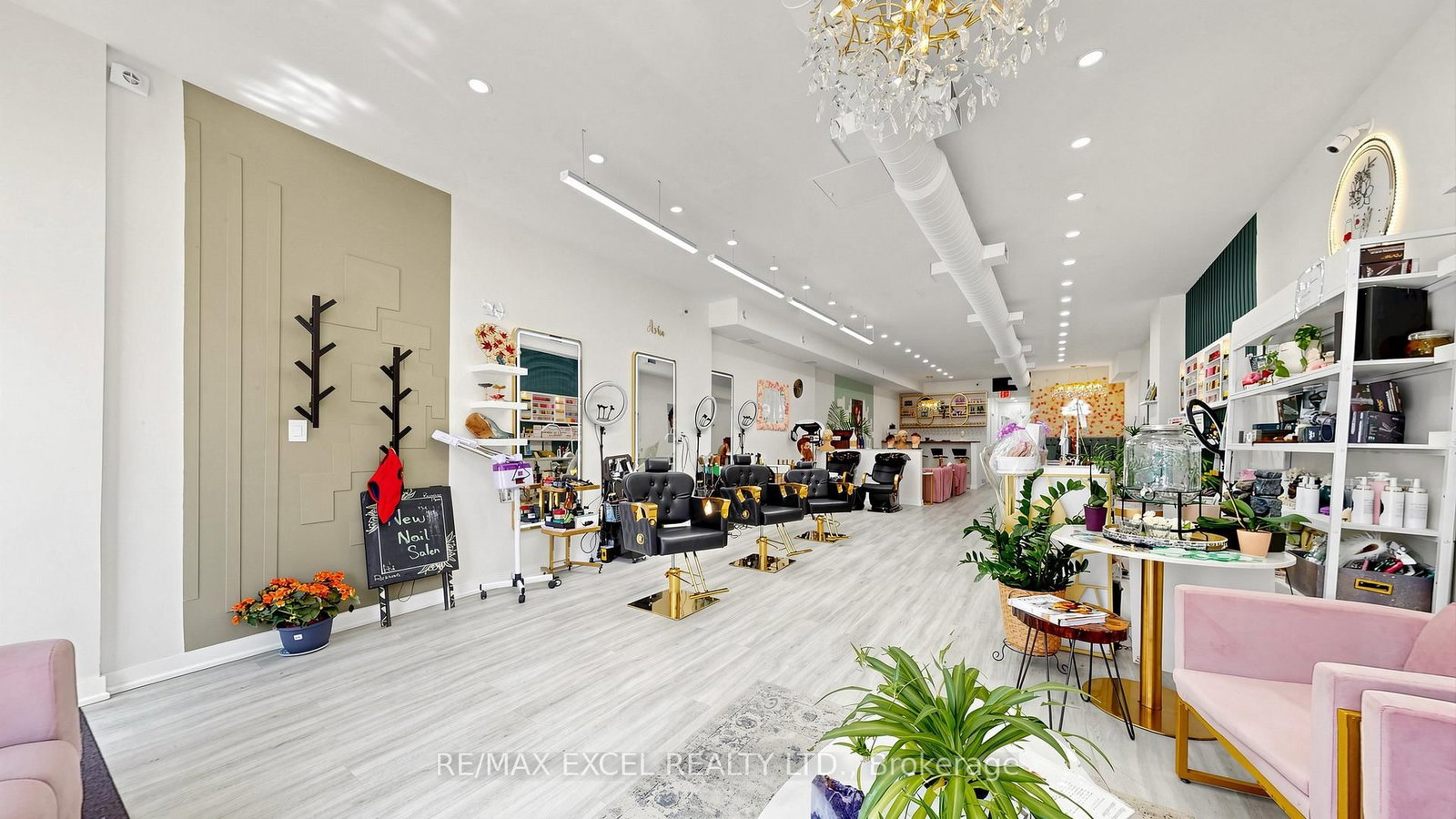 225 Main Street S - Photo 2