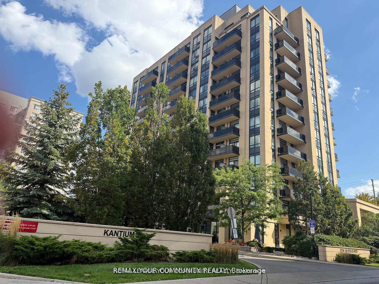 520 Steeles Avenue W, Unit 208