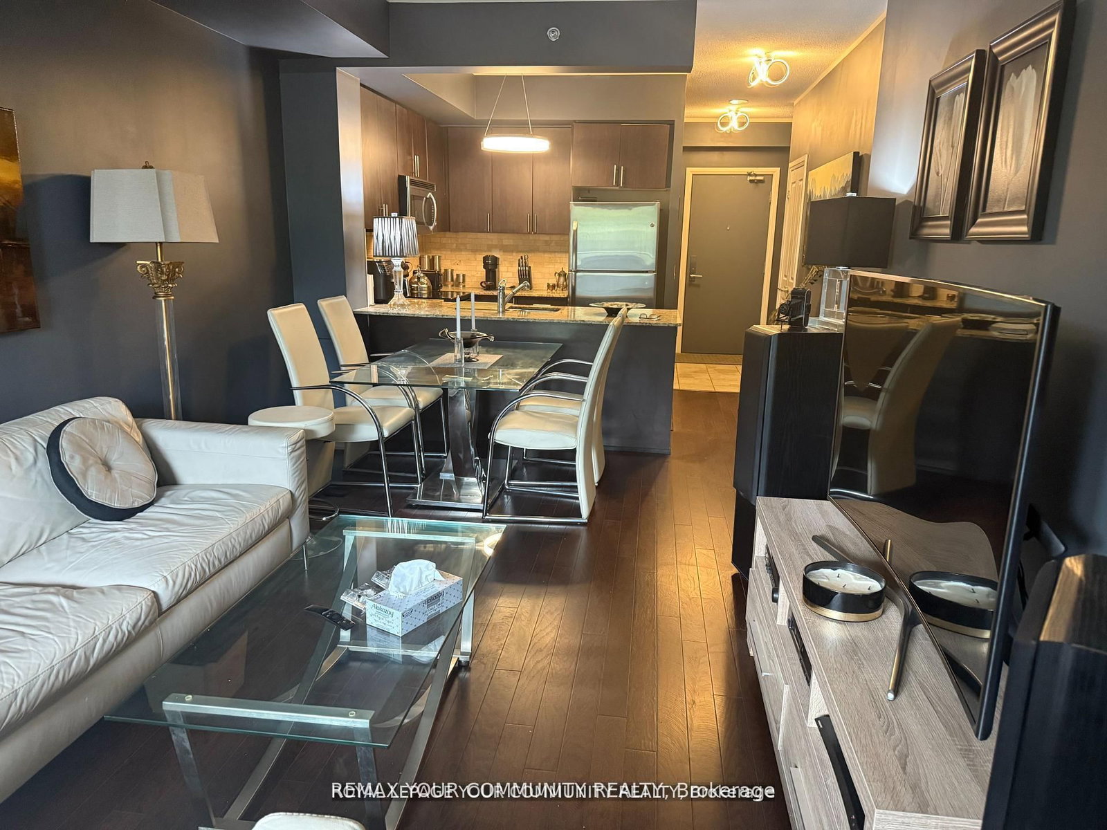 520 Steeles Avenue W, Unit 208 - Photo 13
