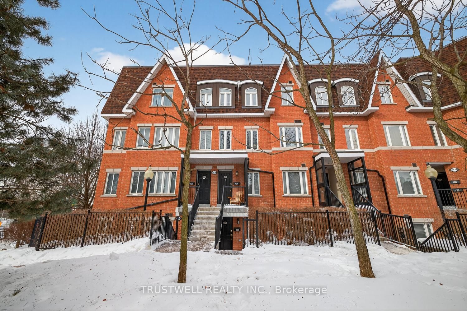 306 John Street, Unit 298