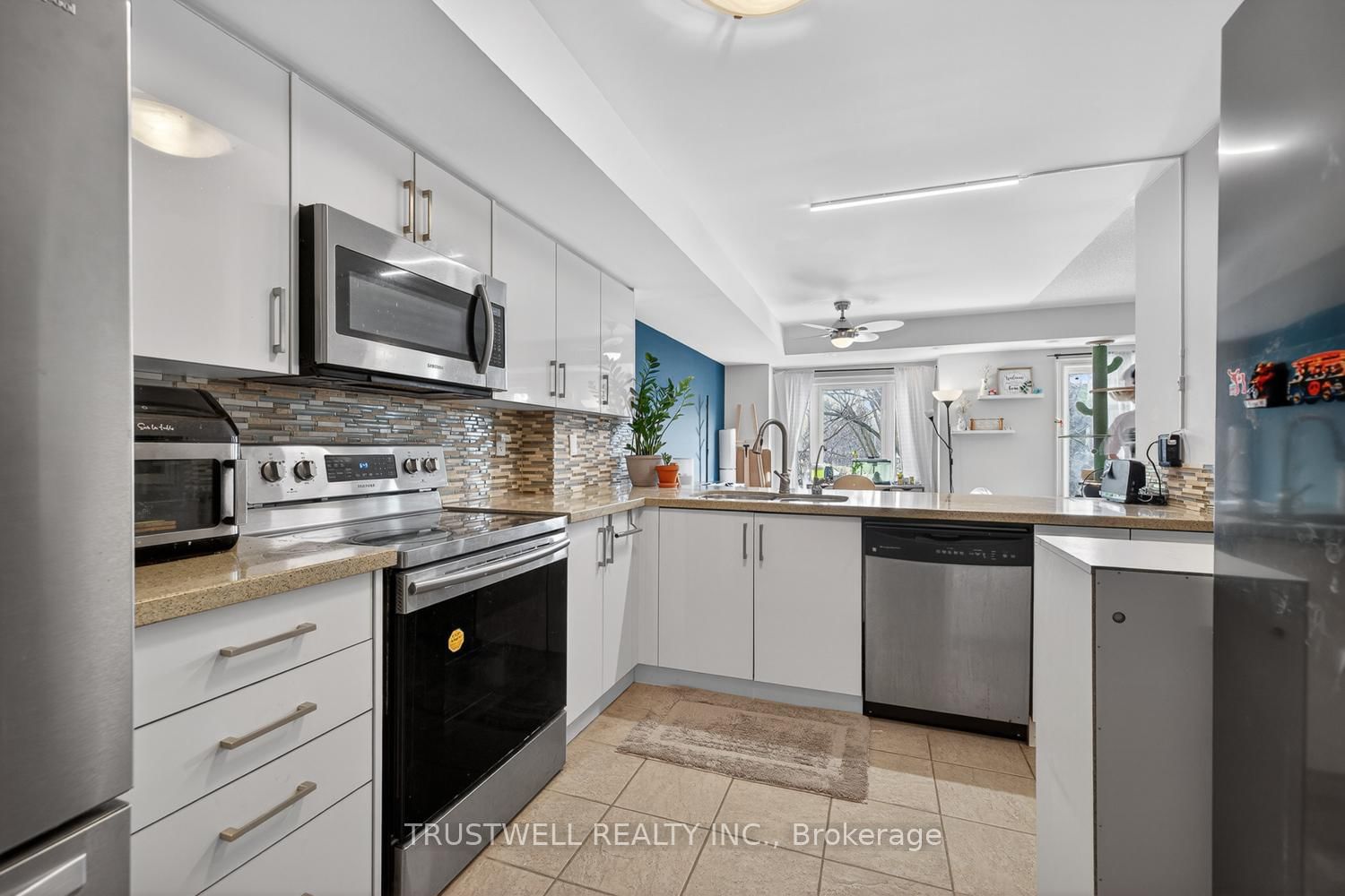 306 John Street, Unit 298 - Photo 7