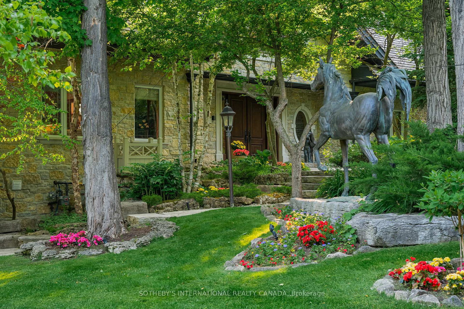 101 Paula Court • Vaughan, ON photo 1