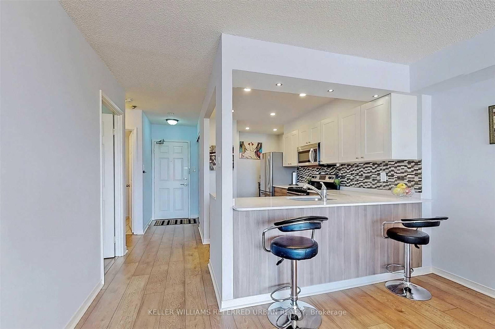 309 Major Mackenzie Drive E, Unit 420 - Photo 4