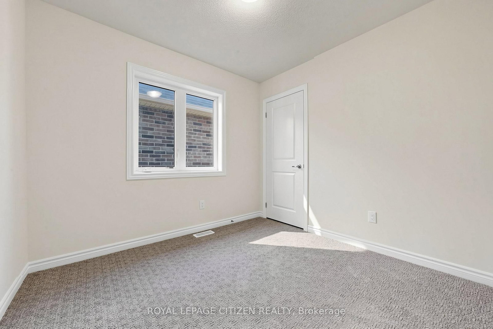 8 Fenn Crescent - Photo 36