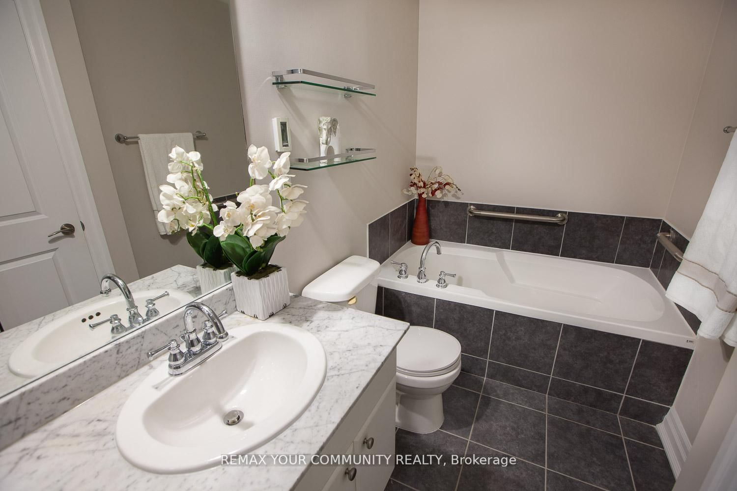 180 John West Way, Unit 413 - Photo 20