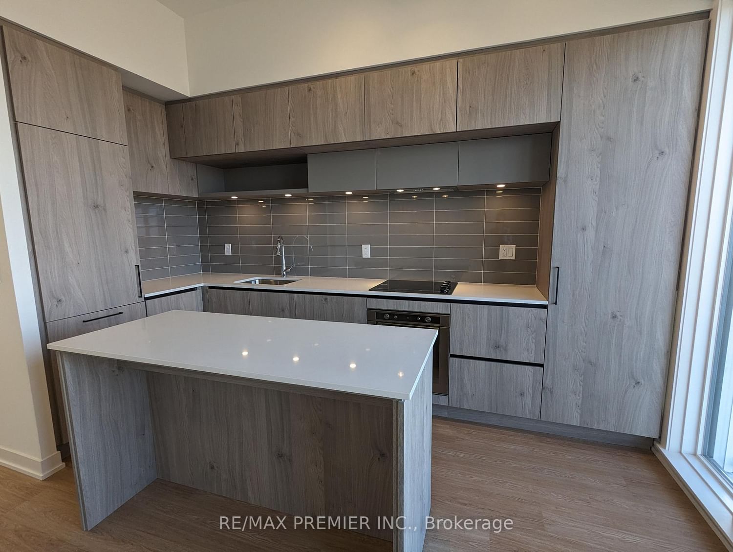 11 Steckley House Lane, Unit 403 - Photo 2