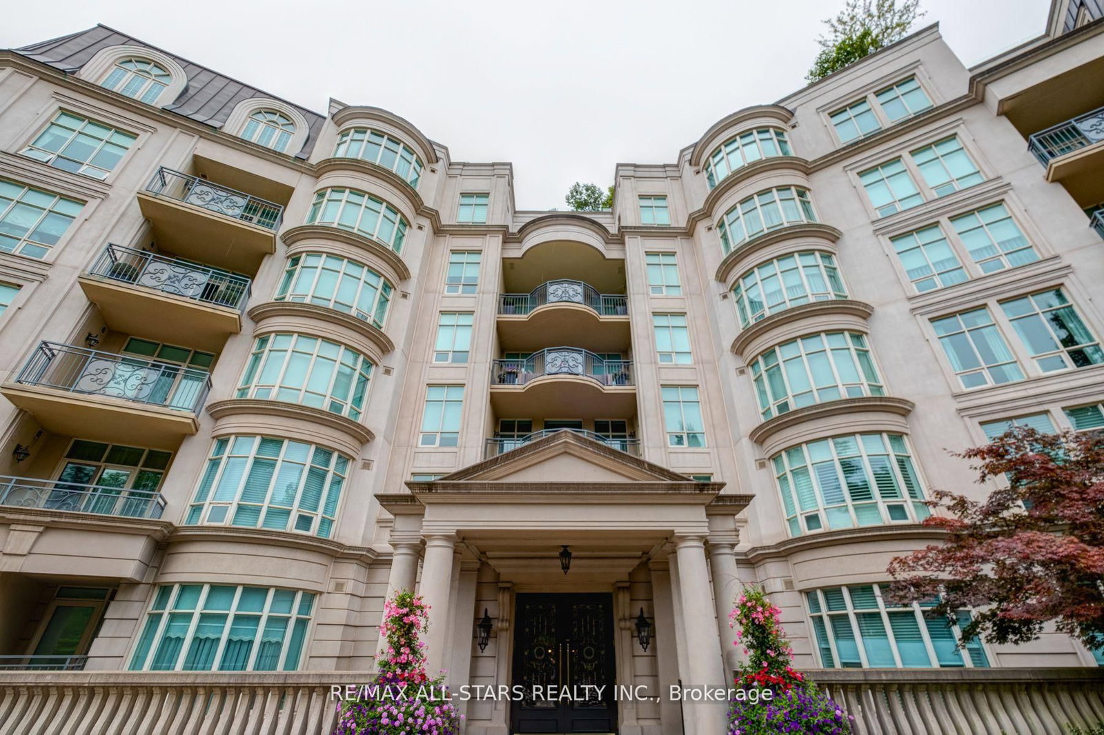 7071 Bayview Avenue, Unit 211