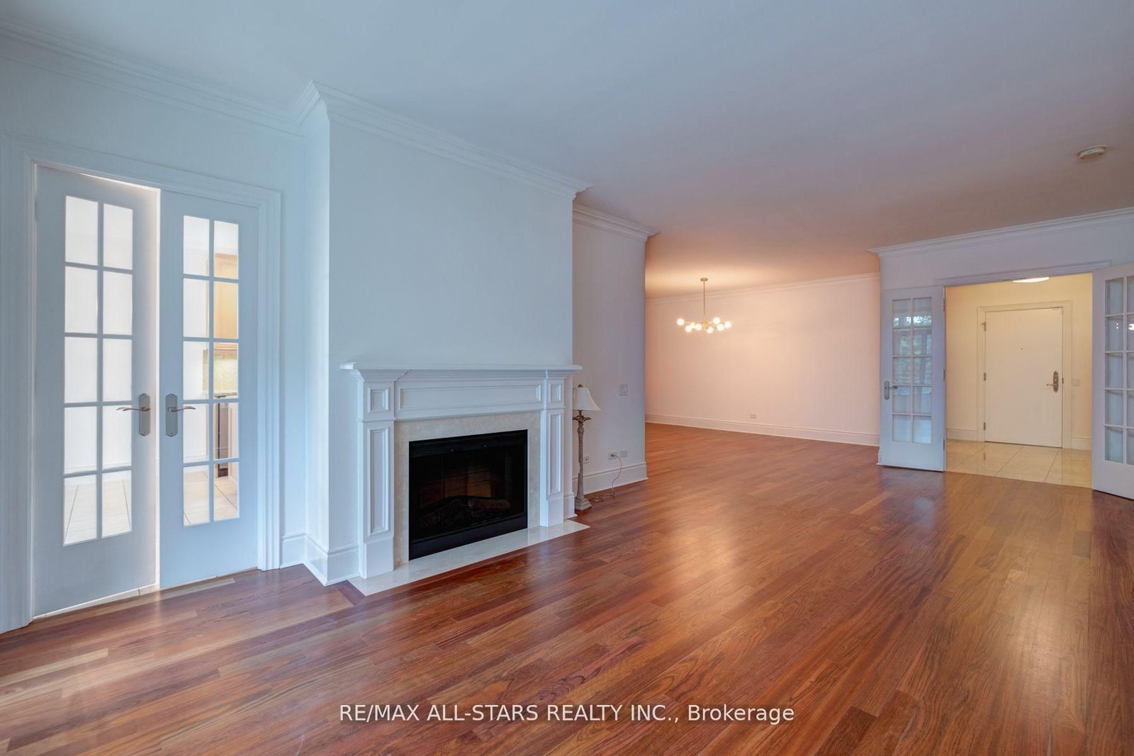 7071 Bayview Avenue, Unit 211 - Photo 11