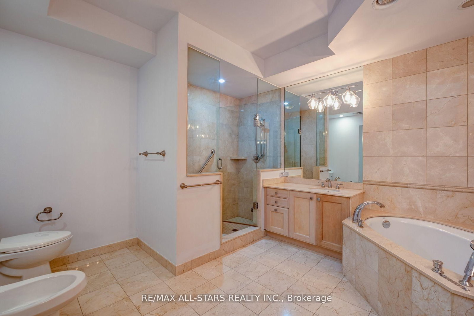 7071 Bayview Avenue, Unit 211 - Photo 20